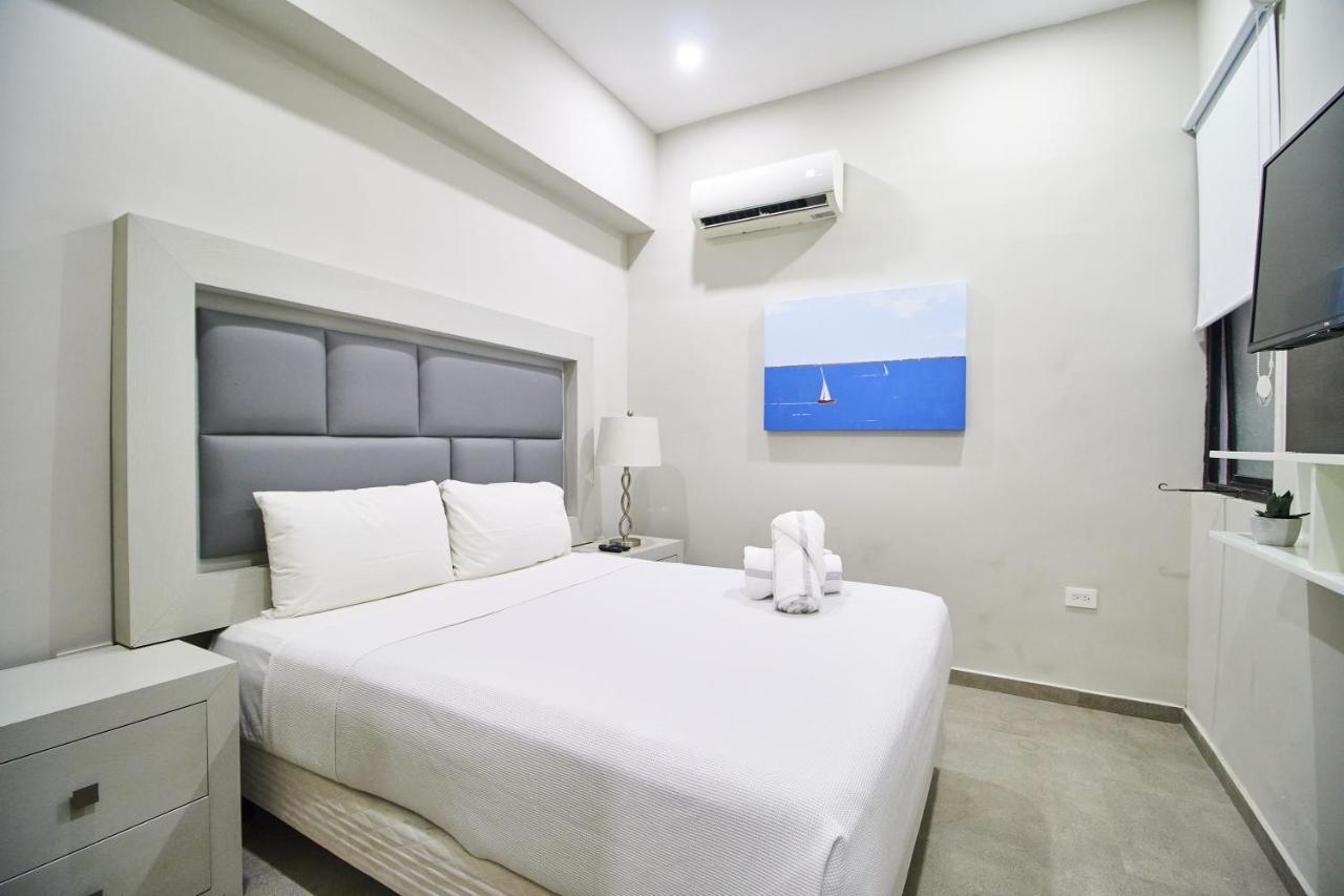 Aparthotel Torre 42 Playa Del Carmen By Lockey Extérieur photo