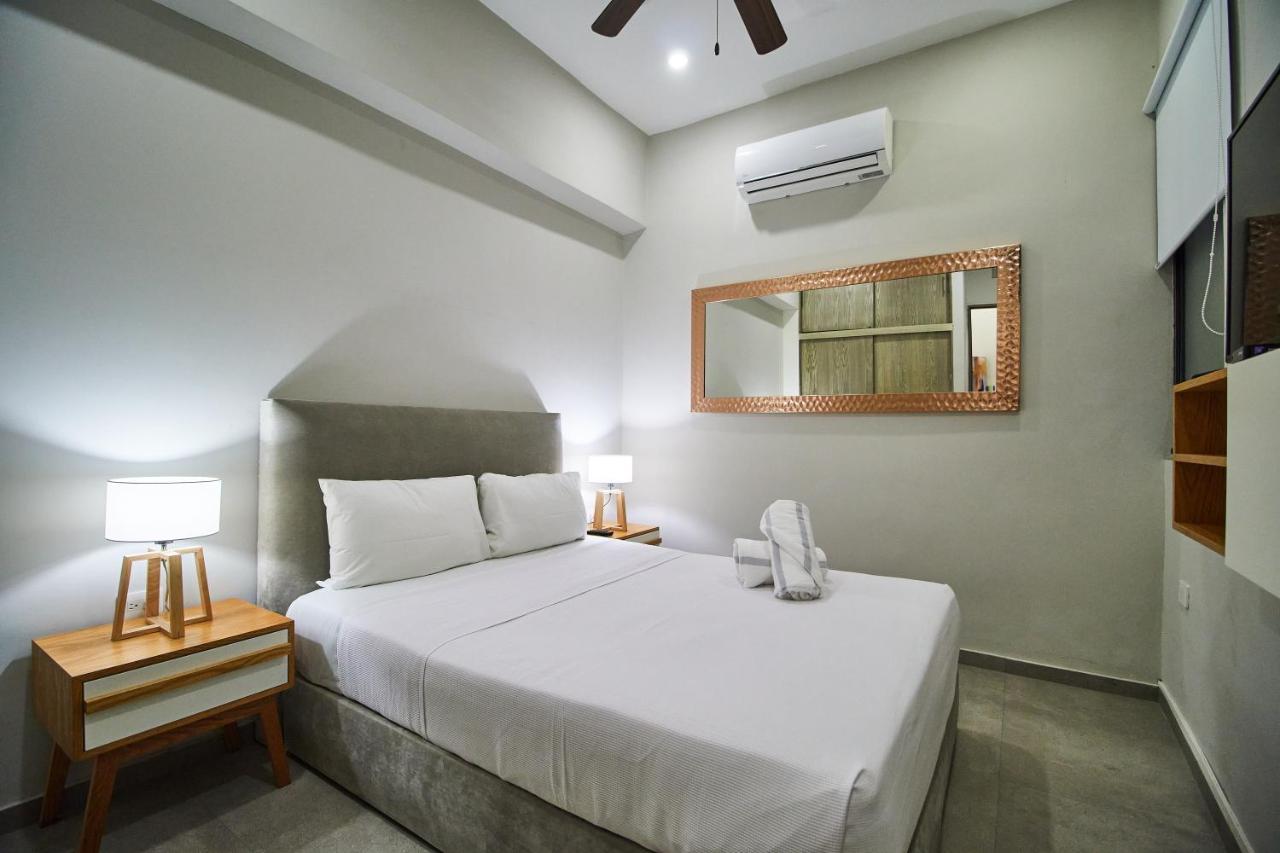 Aparthotel Torre 42 Playa Del Carmen By Lockey Extérieur photo