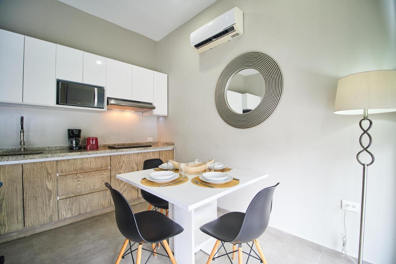 Aparthotel Torre 42 Playa Del Carmen By Lockey Extérieur photo